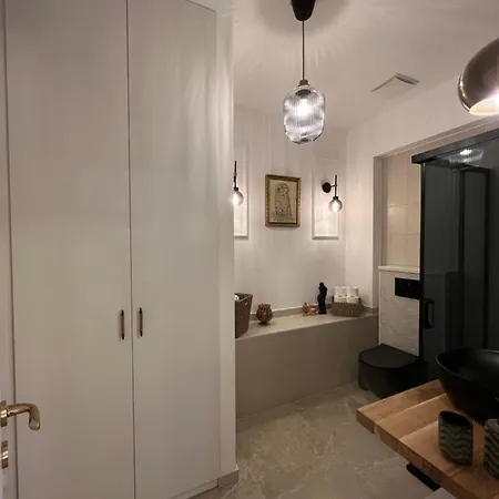 Apartment Place *