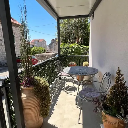 Place Apartment *